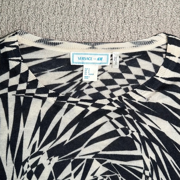 Versace x H&M Cashmere Blend Sweater - Picture 6 of 9